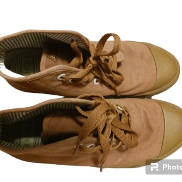 BANGS sneakers women's 8.5 - Picture 2 of 3